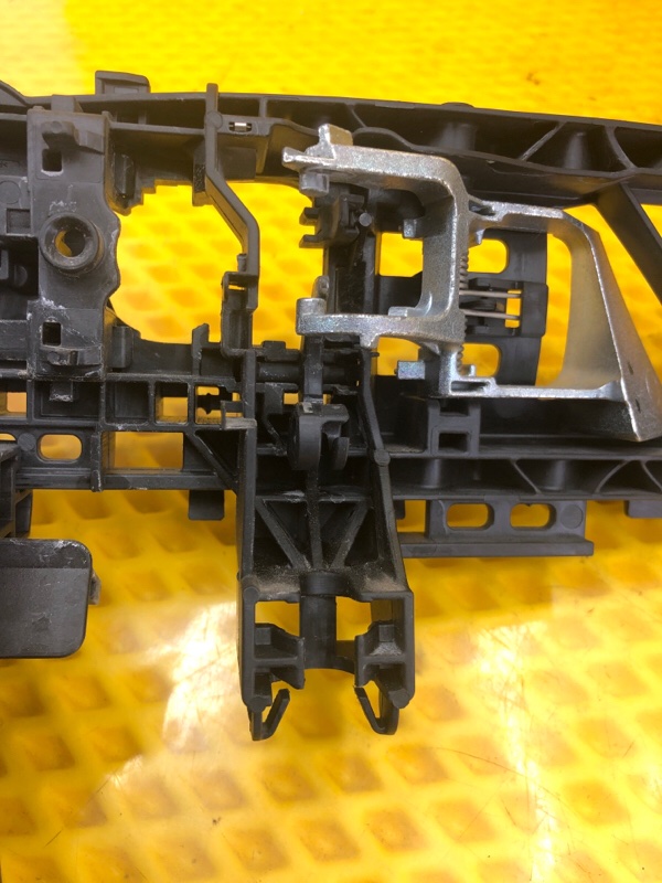 Кронштейн ручки двери передней левой Mercedes-Benz S-Class 2014 W222