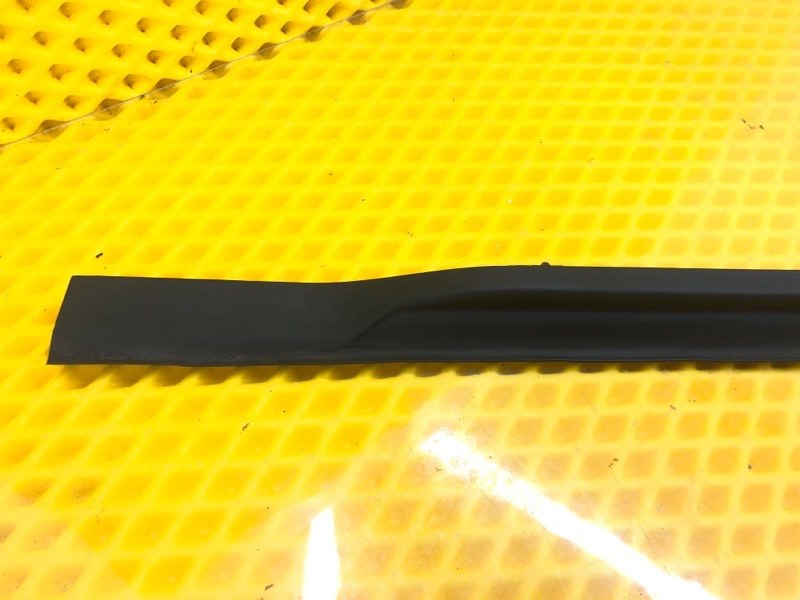 Уплотнитель двери передней левой Mercedes-Benz S-Class 2014 W222