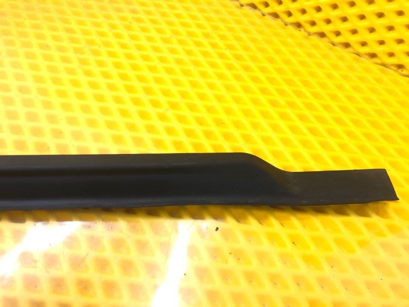 Уплотнитель двери передней левой Mercedes-Benz S-Class 2014 W222