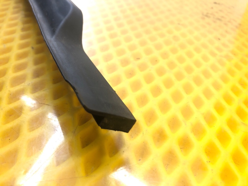 Уплотнитель двери передней левой Mercedes-Benz S-Class 2014 W222