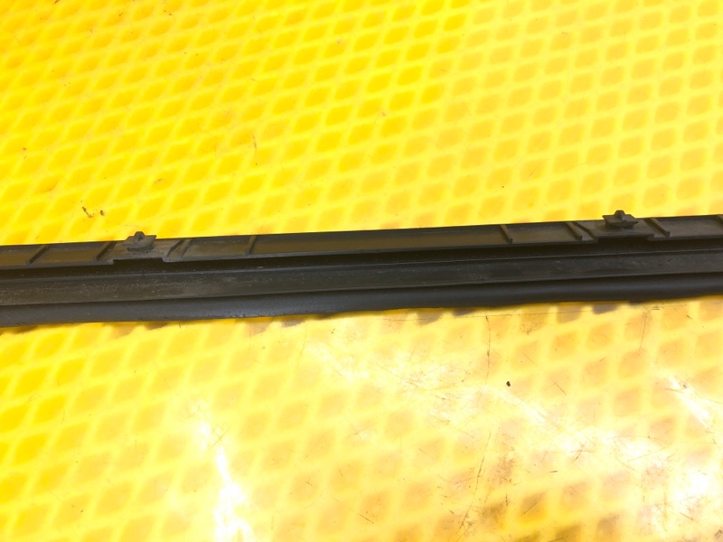 Уплотнитель двери передней левой Mercedes-Benz S-Class 2014 W222