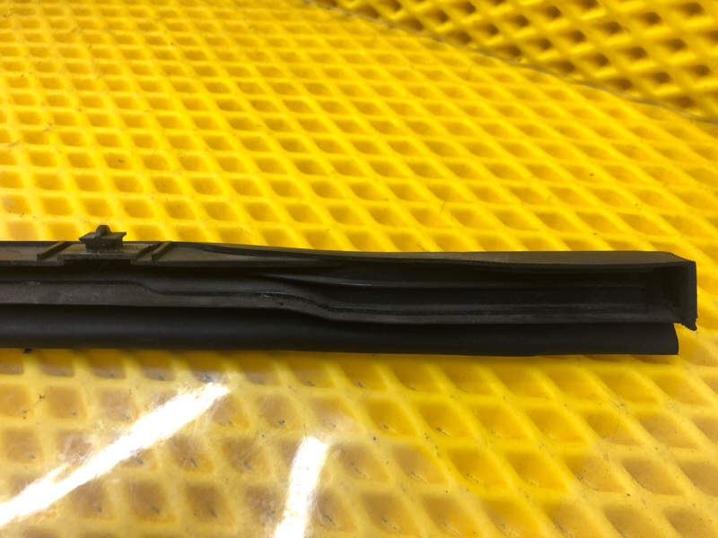 Уплотнитель двери передней левой Mercedes-Benz S-Class 2014 W222