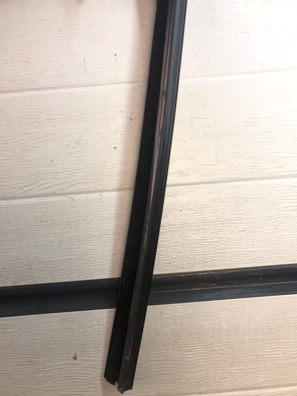 Уплотнитель стекла двери Mercedes-Benz S-Class 2014 W222