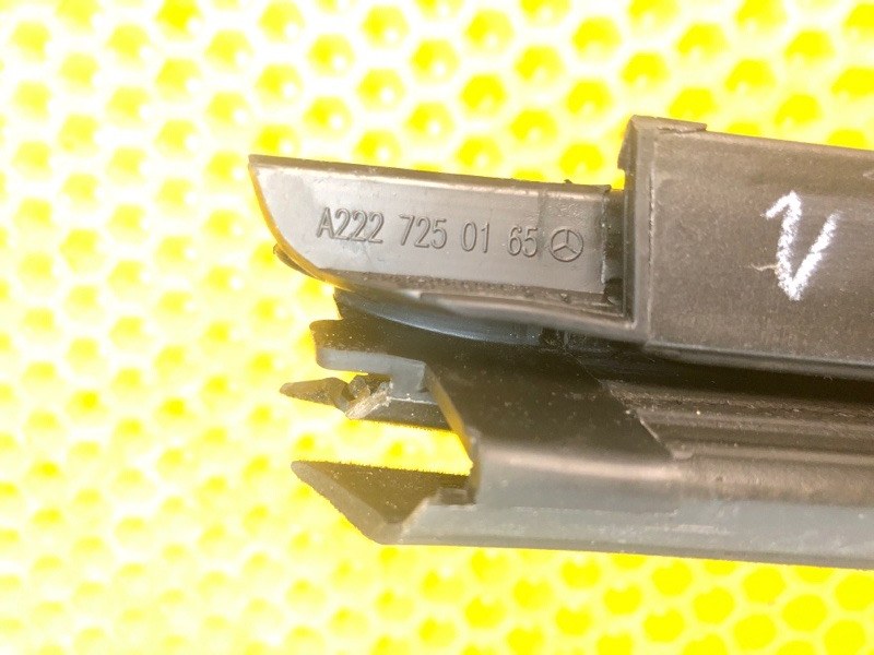 Уплотнитель стекла двери Mercedes-Benz S-Class 2014 W222