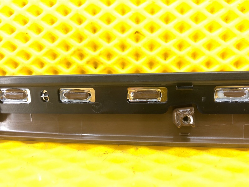 Накладка декоративная передней левой двери Mercedes-Benz S-Class 2014 W222