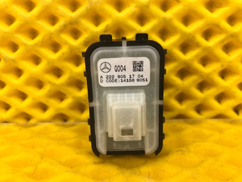 Кнопка открывания крышки багажника Mercedes-Benz S-Class 2014 W222