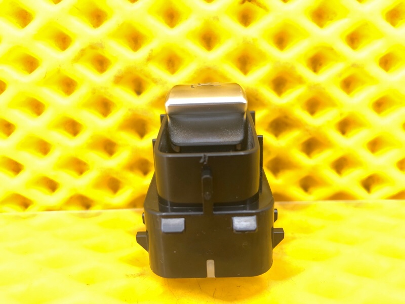 Кнопка открывания крышки багажника Mercedes-Benz S-Class 2014 W222