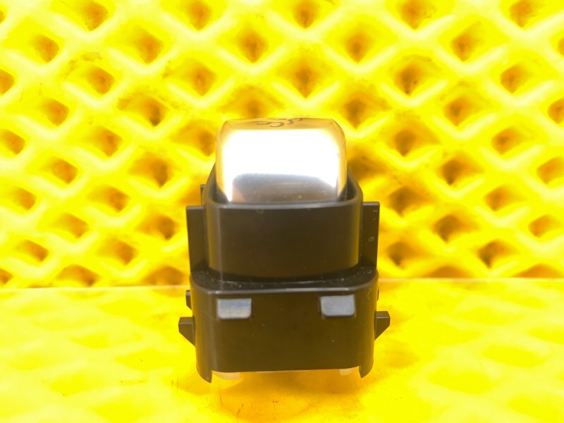 Кнопка открывания крышки багажника Mercedes-Benz S-Class 2014 W222