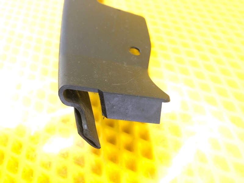 Уплотнитель двери передней правой Mercedes-Benz S-Class 2014 W222