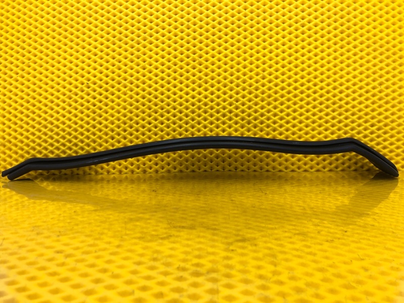 Уплотнитель двери передней правой Mercedes-Benz S-Class 2014 W222