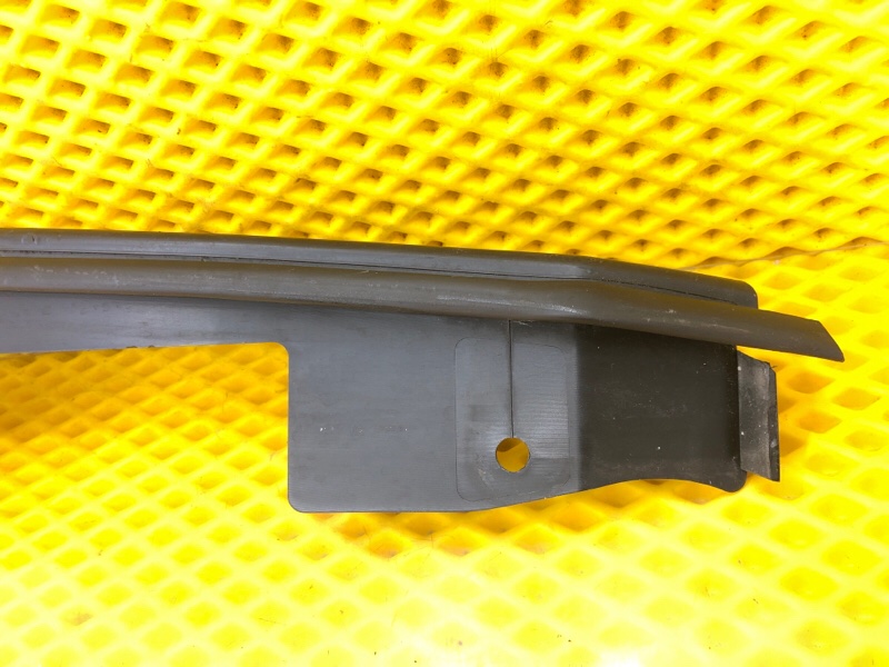 Уплотнитель двери передней правой Mercedes-Benz S-Class 2014 W222