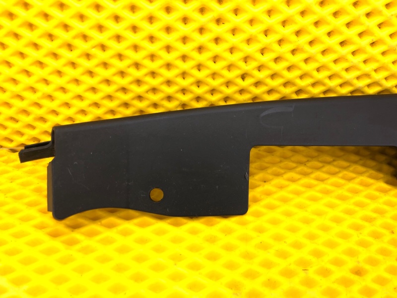 Уплотнитель двери передней правой Mercedes-Benz S-Class 2014 W222