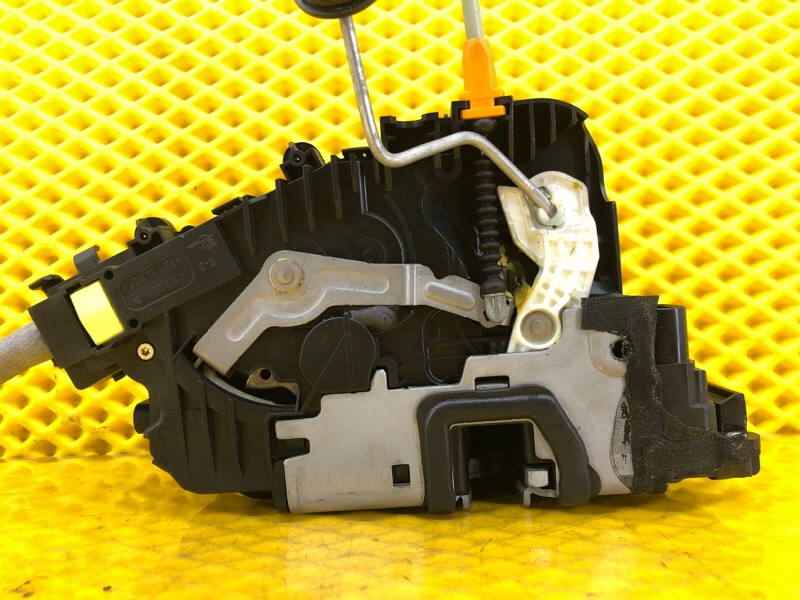 Замок двери передней правой Mercedes-Benz S-Class 2014 W222