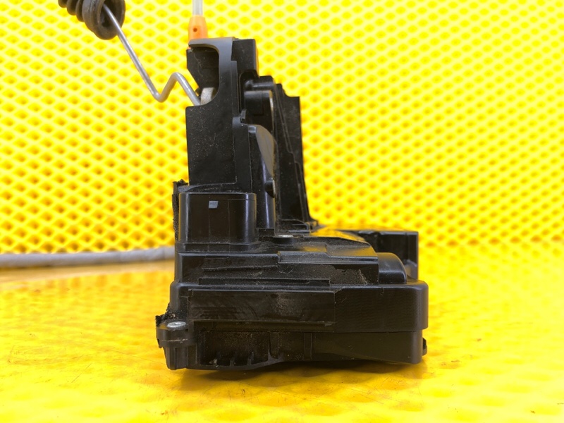 Замок двери передней правой Mercedes-Benz S-Class 2014 W222