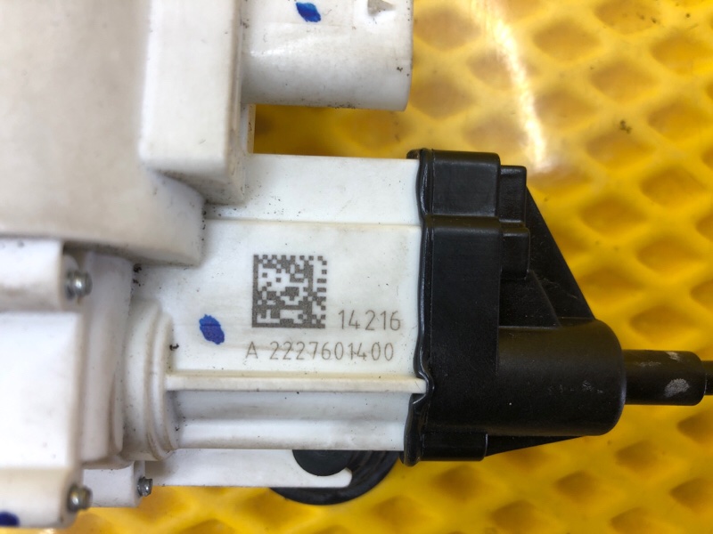 Доводчик двери Mercedes-Benz S-Class 2014 W222