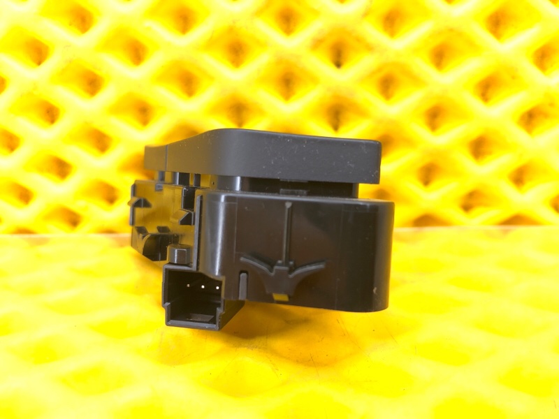 Кнопка центрального замка Mercedes-Benz S-Class 2014 W222