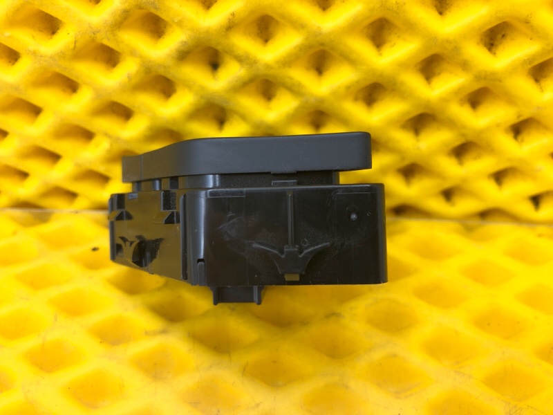 Кнопка центрального замка Mercedes-Benz S-Class 2014 W222