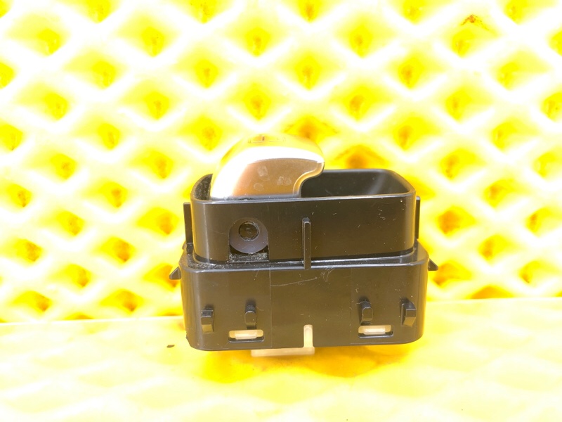 Кнопка стеклоподъемника передней двери Mercedes-Benz S-Class 2014 W222