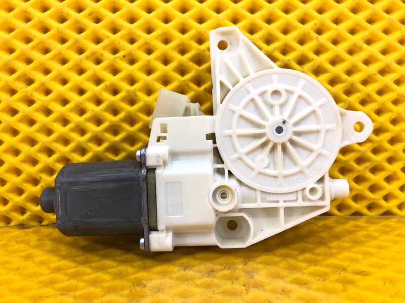 Моторчик стеклоподъемника передней правой двери Mercedes-Benz S-Class 2014 W222