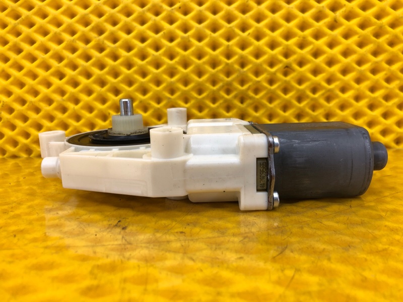 Моторчик стеклоподъемника передней правой двери Mercedes-Benz S-Class 2014 W222