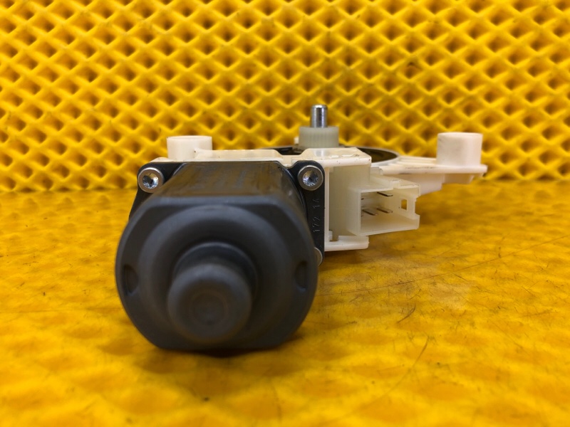 Моторчик стеклоподъемника передней правой двери Mercedes-Benz S-Class 2014 W222