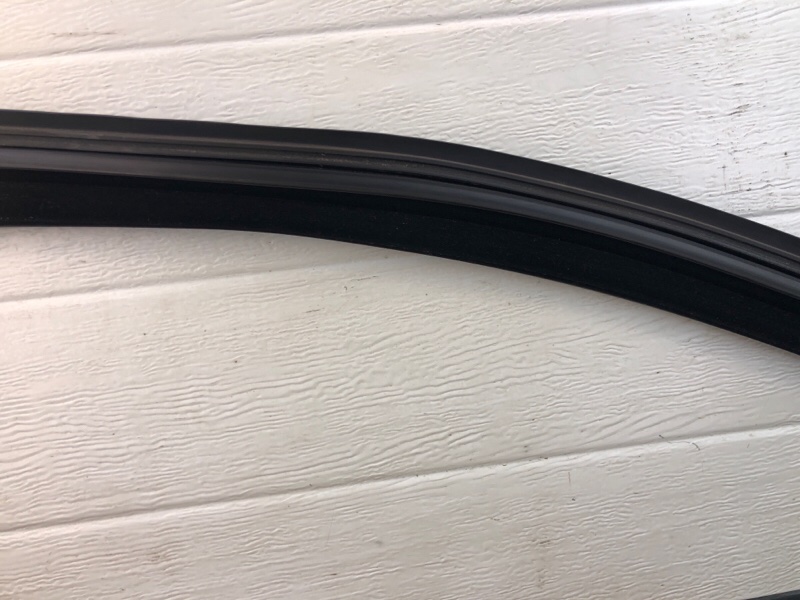 Уплотнитель стекла двери Mercedes-Benz S-Class 2014 W222