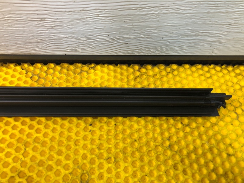 Уплотнитель стекла двери Mercedes-Benz S-Class 2014 W222