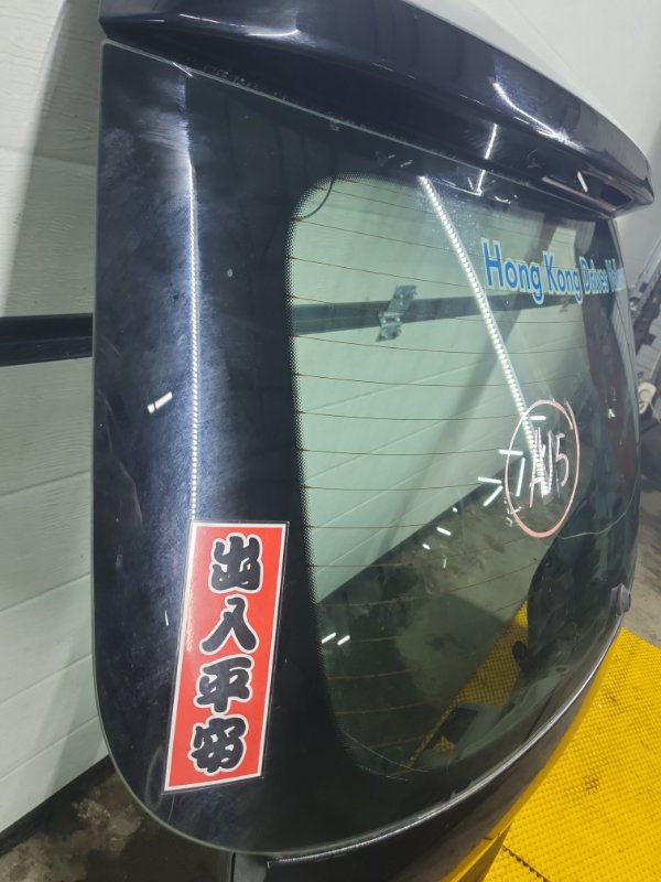 Стекло крышки багажника Volkswagen Tiguan 2013 5N1