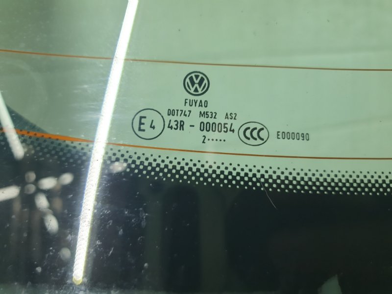 Стекло крышки багажника Volkswagen Tiguan 2013 5N1