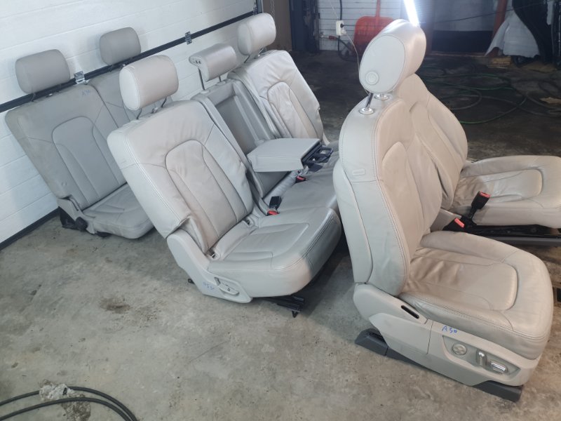 Комплект сидений Audi Q7 2014 4LB