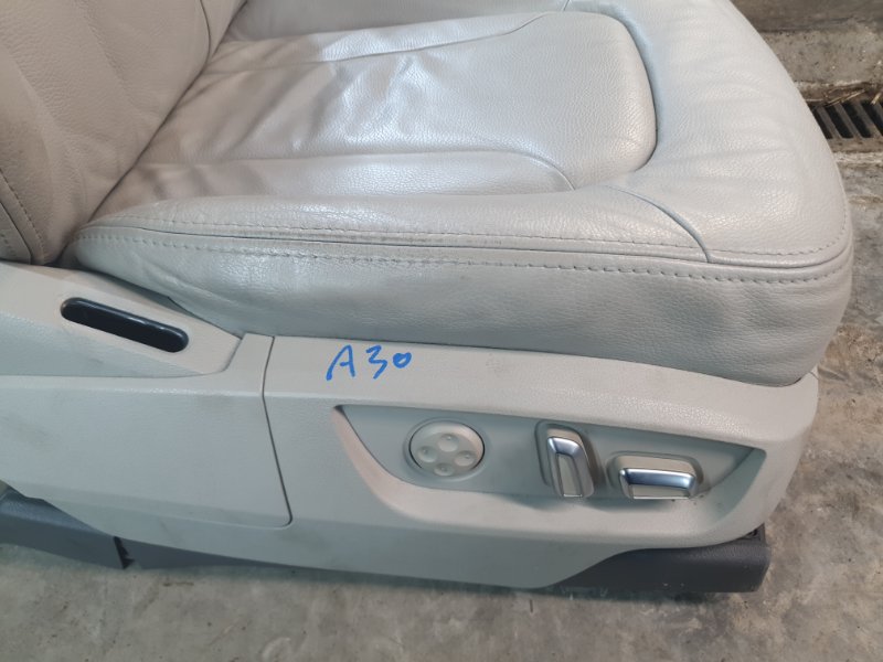 Комплект сидений Audi Q7 2014 4LB