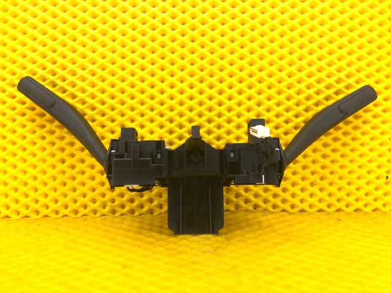 Подрулевой блок переключателей ( шлейф ) Volkswagen Tiguan 2013 5N1