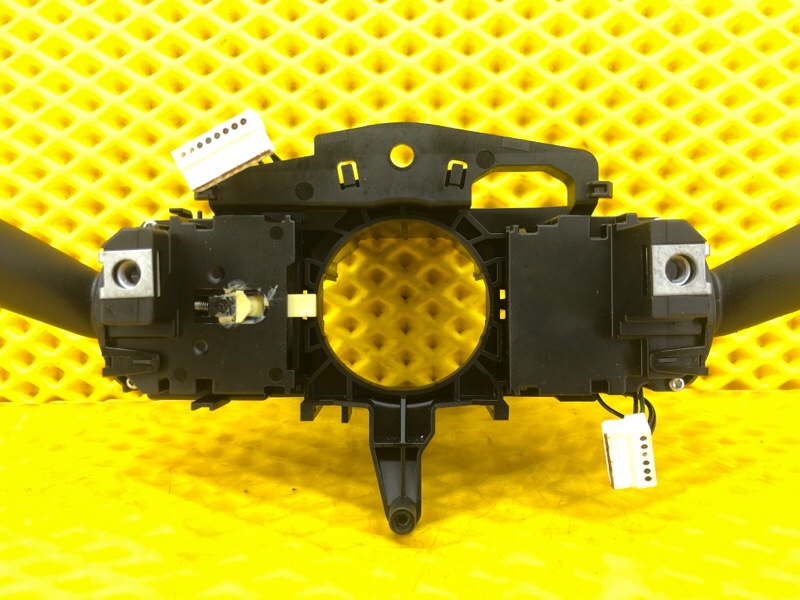 Подрулевой блок переключателей ( шлейф ) Volkswagen Tiguan 2013 5N1