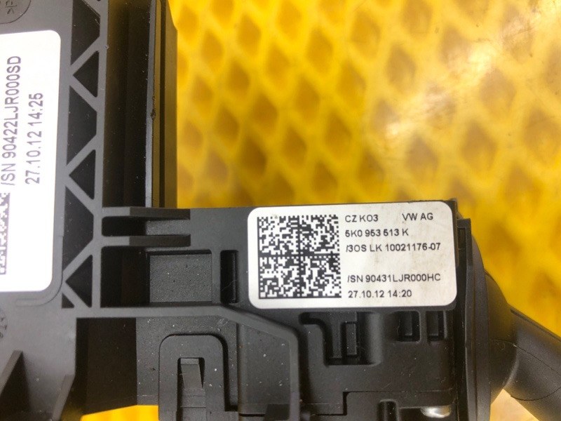 Подрулевой блок переключателей ( шлейф ) Volkswagen Tiguan 2013 5N1