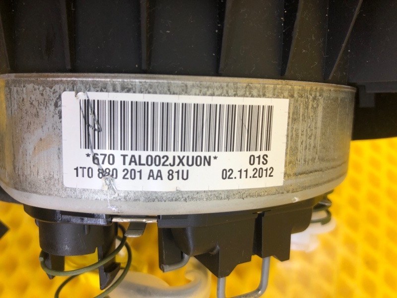 Подушка безопасности в руль Volkswagen Tiguan 2013 5N1