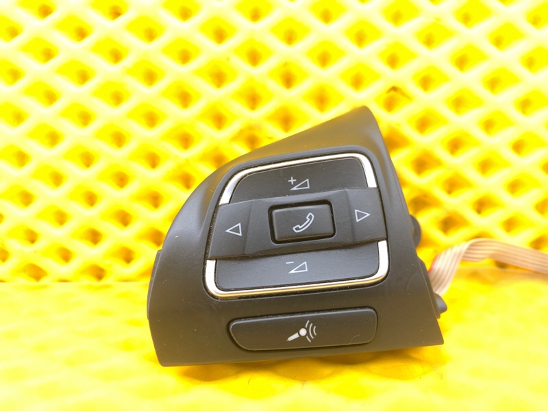 Кнопки руля слева Volkswagen Tiguan 2013 5N1