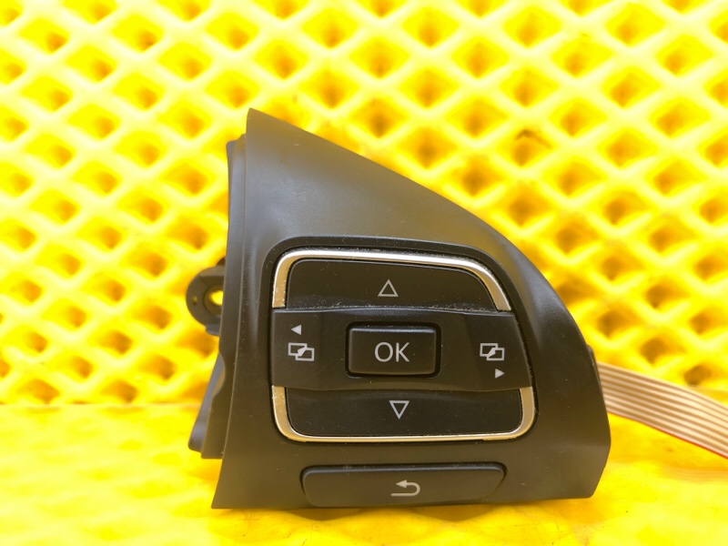Кнопки руля справа Volkswagen Tiguan 2013 5N1