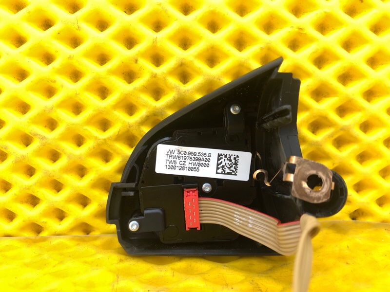 Кнопки руля справа Volkswagen Tiguan 2013 5N1