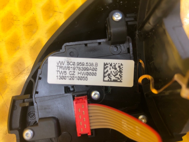 Кнопки руля справа Volkswagen Tiguan 2013 5N1