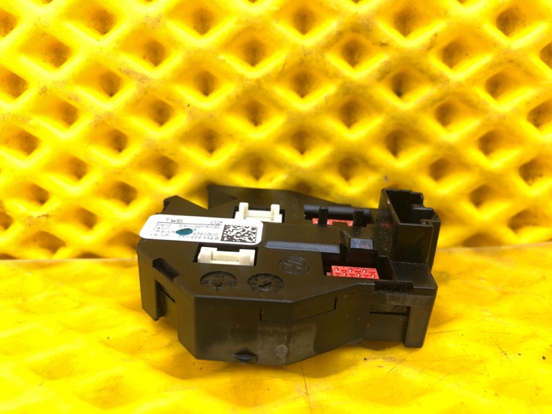 Блок управления Volkswagen Tiguan 2013 5N1