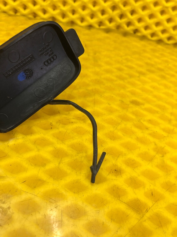 Заглушка буксировочного крюка Audi Q7 2014 4LB