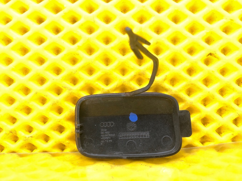 Заглушка буксировочного крюка Audi Q7 2014 4LB