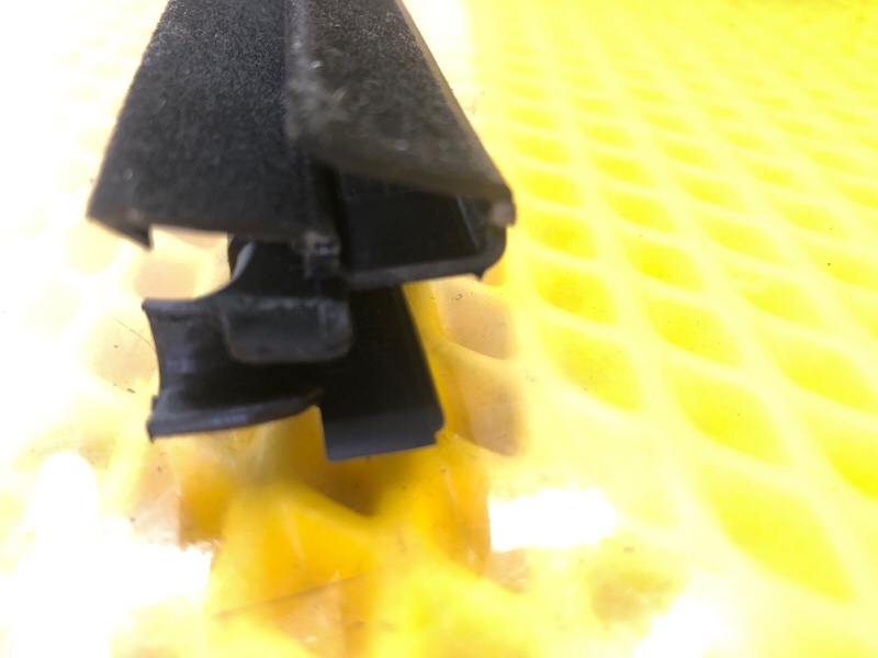 Уплотнитель двери задней левой Mercedes-Benz S-Class 2014 W222