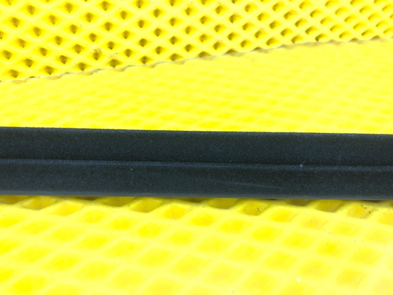 Уплотнитель двери задней левой Mercedes-Benz S-Class 2014 W222