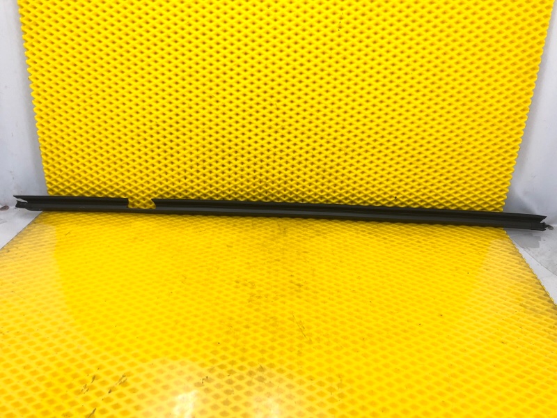 Уплотнитель двери задней левой Mercedes-Benz S-Class 2014 W222