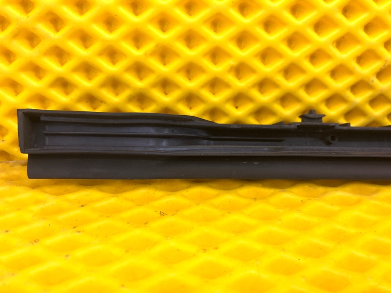 Уплотнитель двери задней левой Mercedes-Benz S-Class 2014 W222