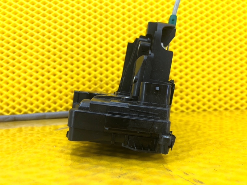 Замок двери задней левой Mercedes-Benz S-Class 2014 W222