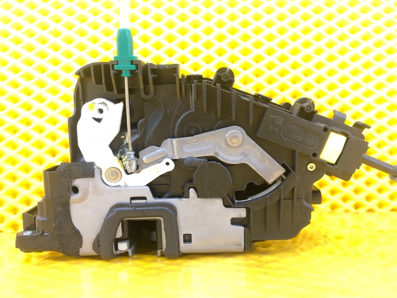 Замок двери задней левой Mercedes-Benz S-Class 2014 W222