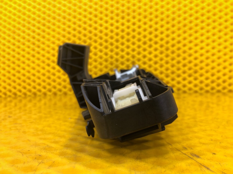 Кронштейн ручки задней левой двери Mercedes-Benz S-Class 2014 W222