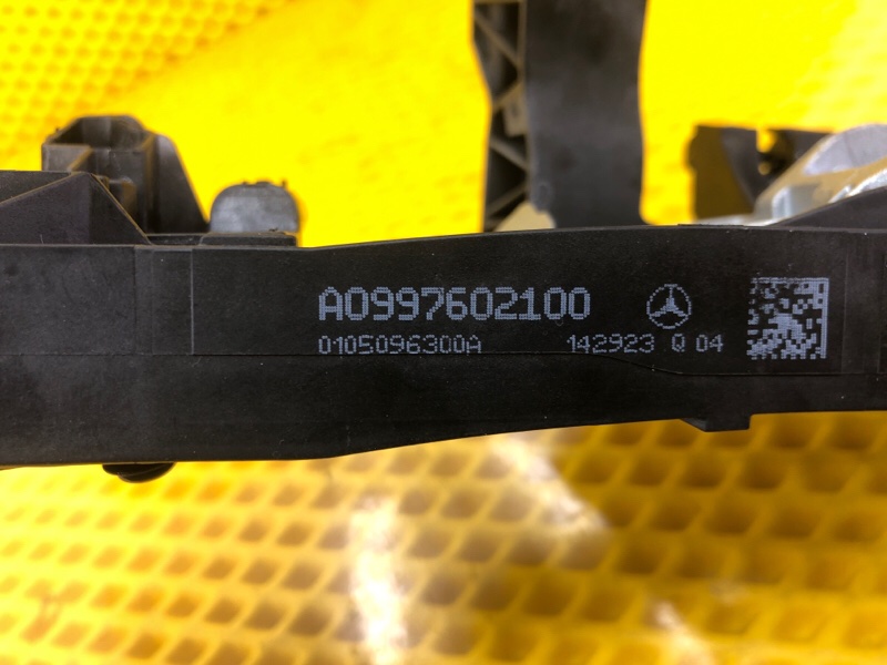 Кронштейн ручки задней левой двери Mercedes-Benz S-Class 2014 W222